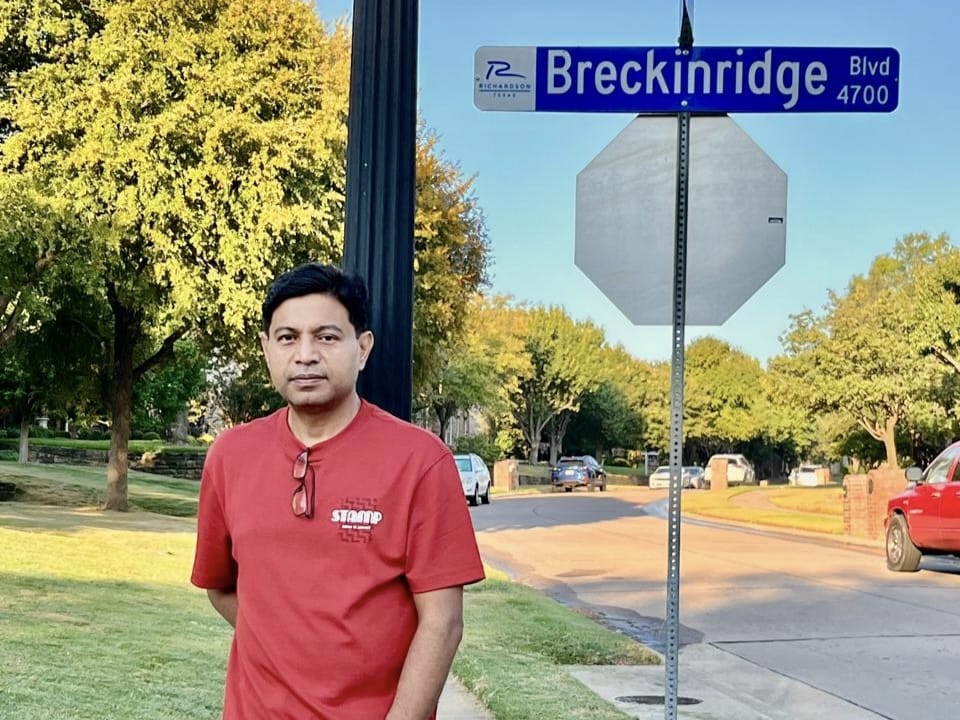 মরু-হাওয়ায় চেনা মুখের আলিঙ্গন আর নতুন এক জগতের রূপকথা