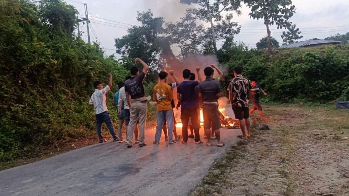 সংঘর্ষ ও গোলাগুলির মধ্যে ৩ হাজার পর্যটককে নিরাপদ উদ্ধার